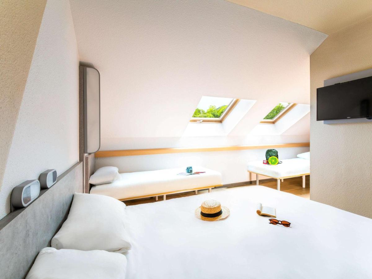 Ibis Budget Grenoble Voreppe Buitenkant foto